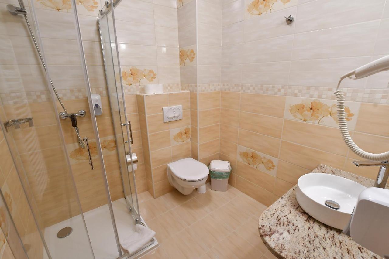 Hotel Barbakan Πετς Εξωτερικό φωτογραφία