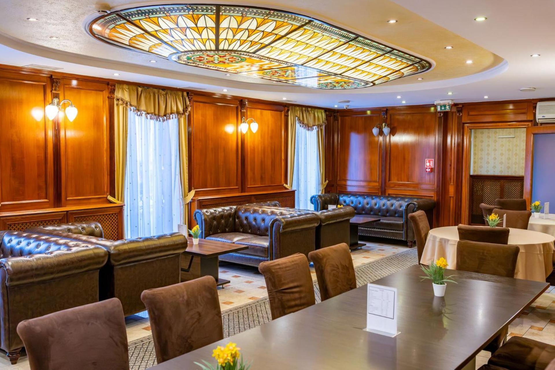 Hotel Barbakan Πετς Εξωτερικό φωτογραφία