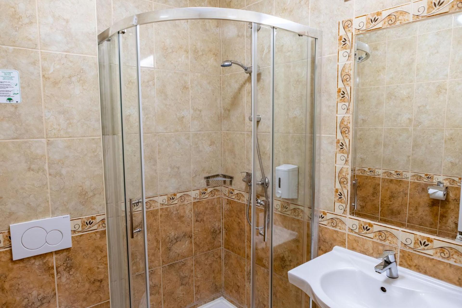 Hotel Barbakan Πετς Εξωτερικό φωτογραφία