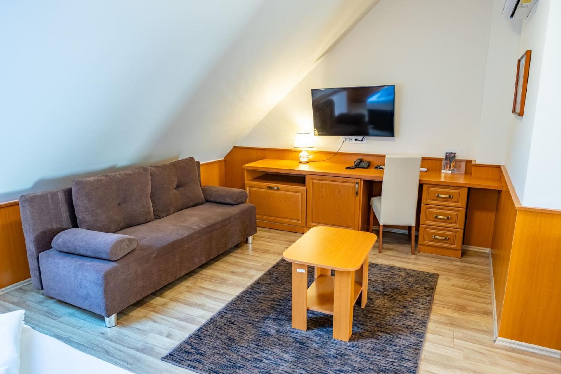 Hotel Barbakan Πετς Εξωτερικό φωτογραφία